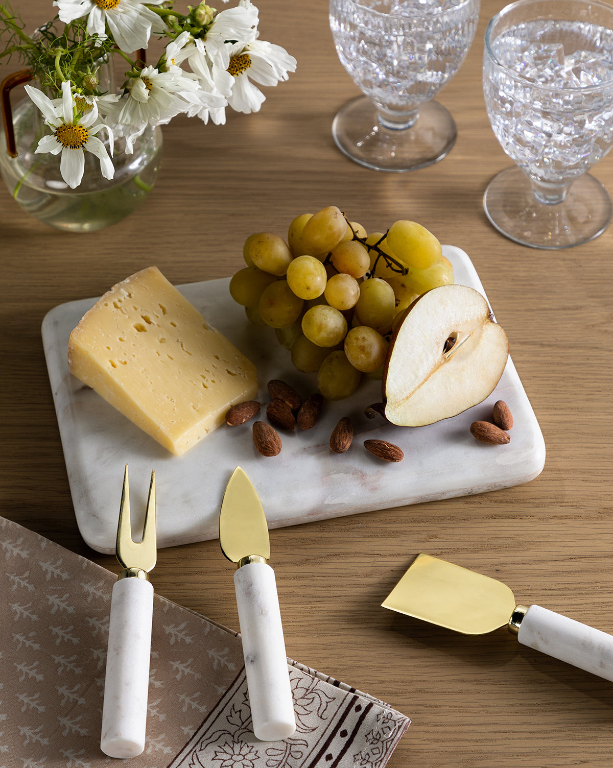 Creative Co-Op, Marble Rounded Edge Cheese Board