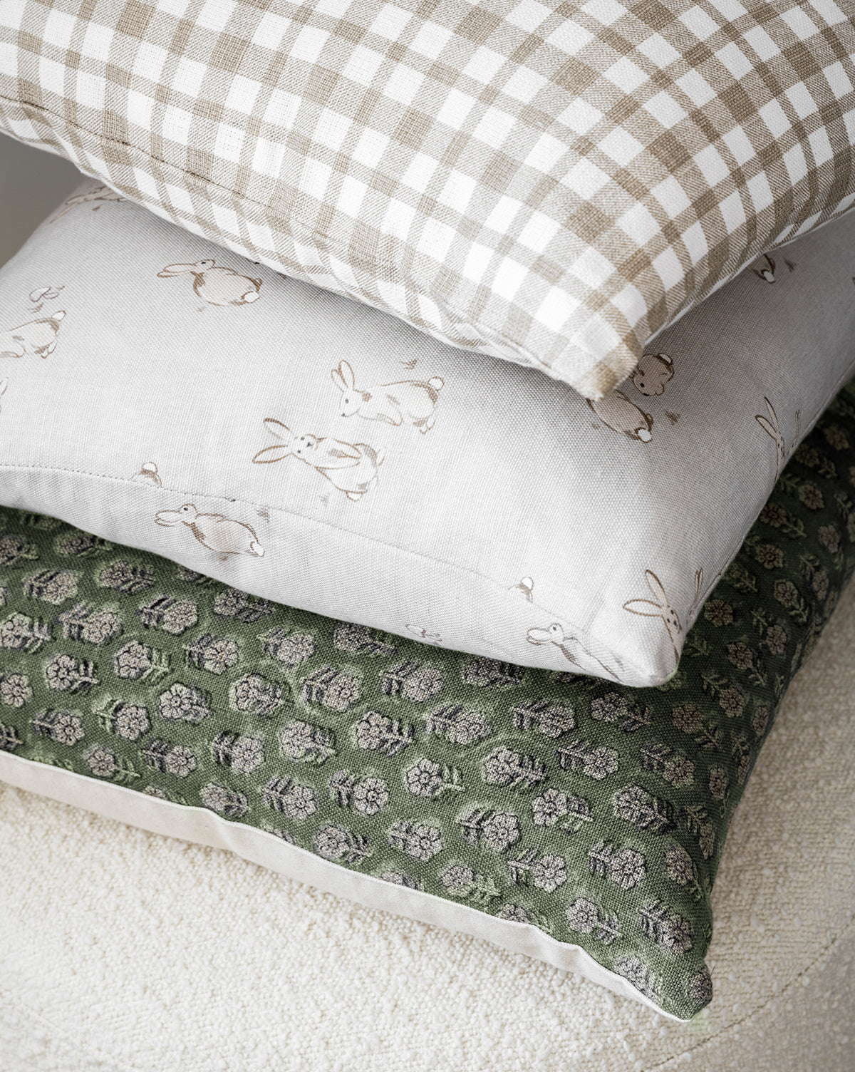 Filling Spaces, Perla Pillow Cover